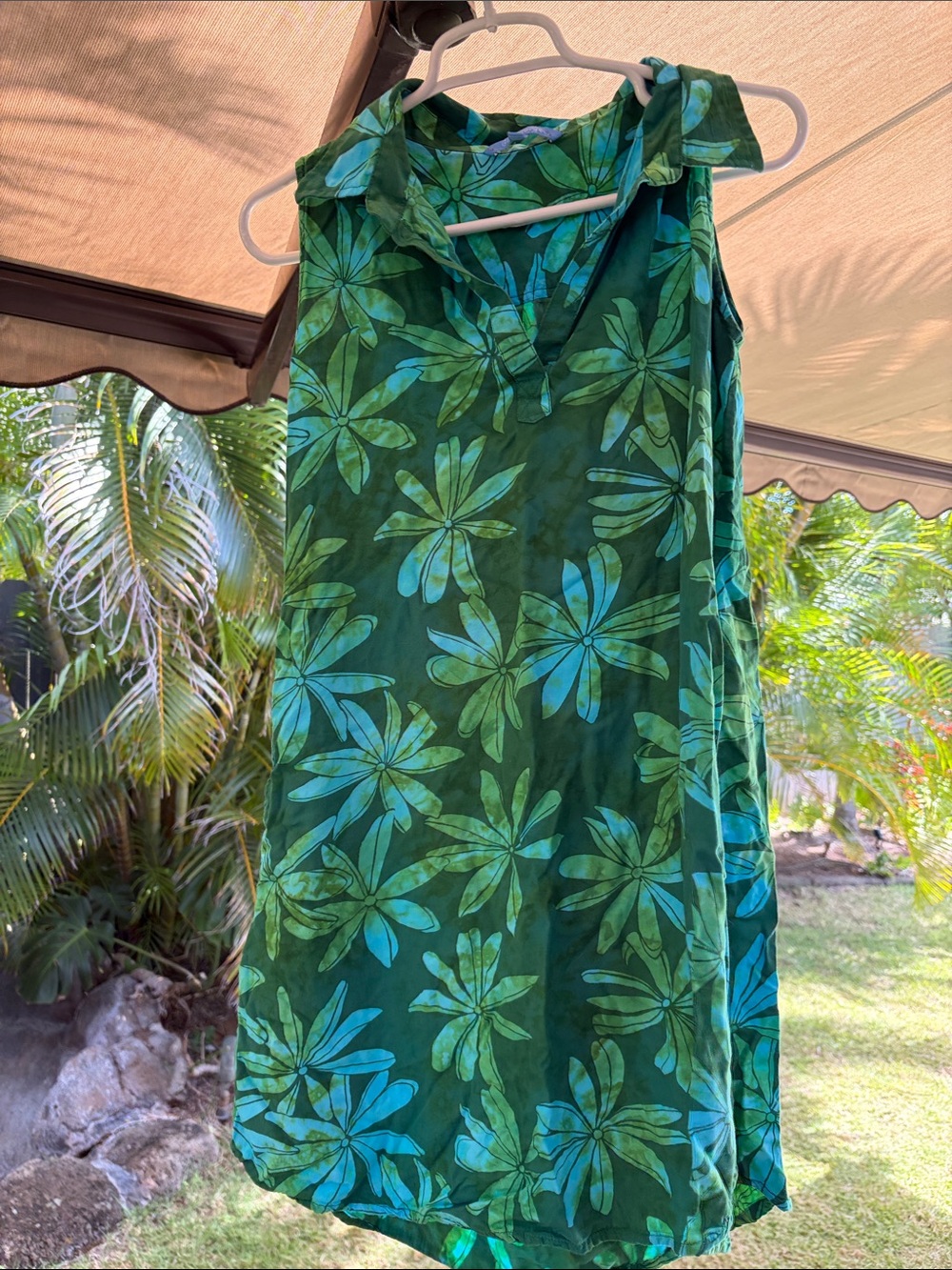 Blue Ginger - Green Floral Midi Dress - Sleeveless Collar V-Neck